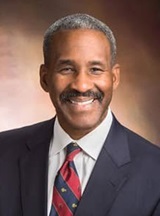 Lawrence Wells headshot
